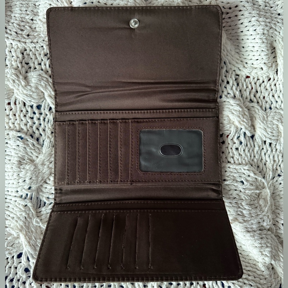 Guess Brown and Pink Wallet with Bold Design - Picture 3 of 3
